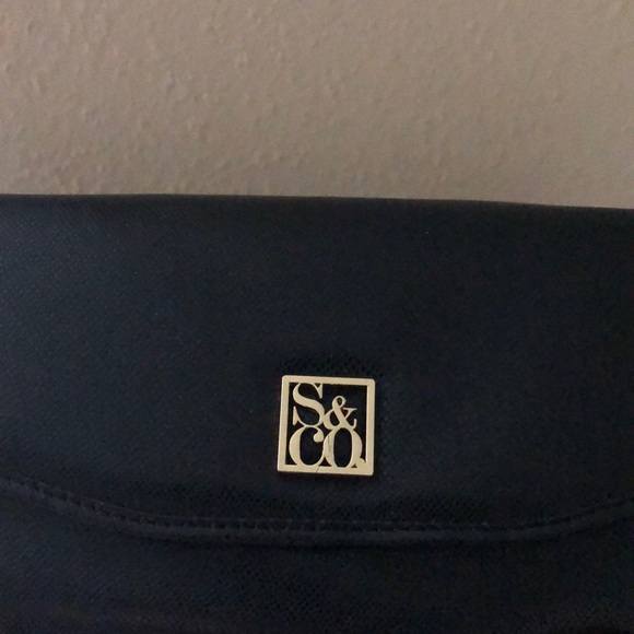 Black and Gold Clutch - Picture 3 of 4